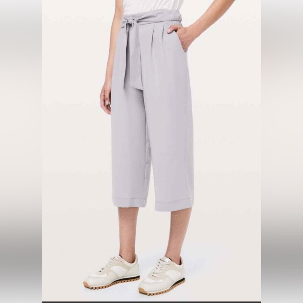 Lululemon Noir Crop grey 2